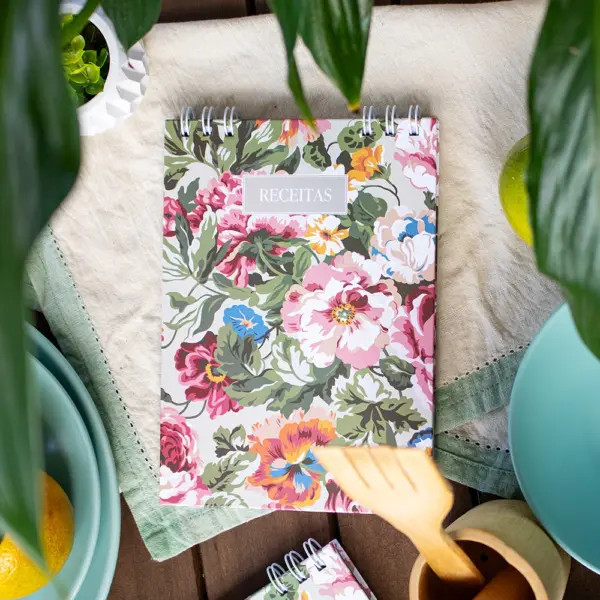 CADERNO DE RECEITAS MAGNOLIA E MAMEG